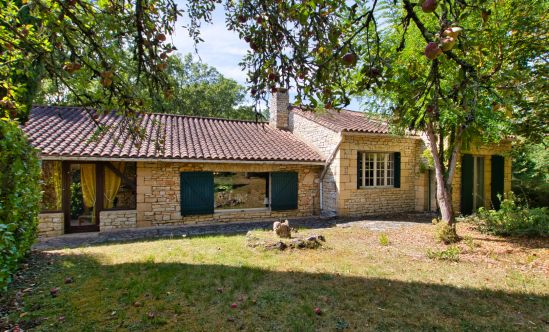 BEAUTIFUL 3-BEDROOM  STONE PROPERTY WITH SWIMMING POOL ON NEARLY 3 ACRES NEAR DAGALN. LVT1125