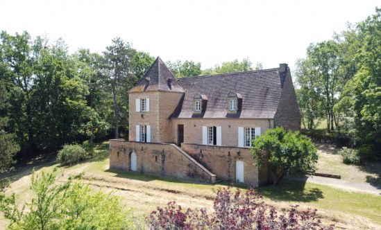 Magnifique maison Périgourdine dans son parc de 2 hectares sans voisin et au calme