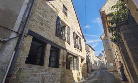 Excideuil - 4 bedroom stone house with pretty barn