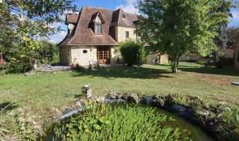 Close to Excideuil, stone house and its gîte, 6 bedrooms, 1800m² of land, quiet place