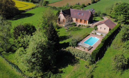 Excideuil - No neighbours, 215m² house with bucolic garden