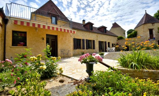 Maison avec gite a vendre Vallée Dordogne SECTEUR VALLEE DU CEOU