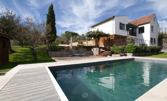 SARLAT- Agréable maison lumineuse avec 3 chambres, jardin avec piscine 